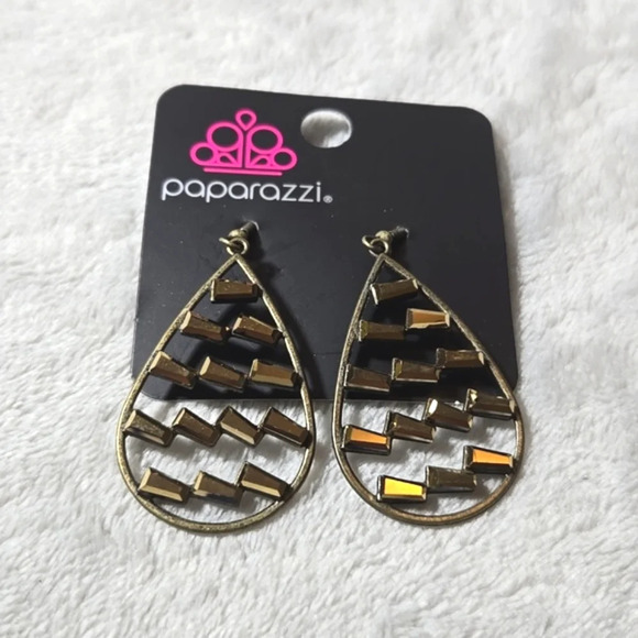 paparazzi Jewelry - #406 NWT PPaparazzi Glitzy Grit Brass Earrings